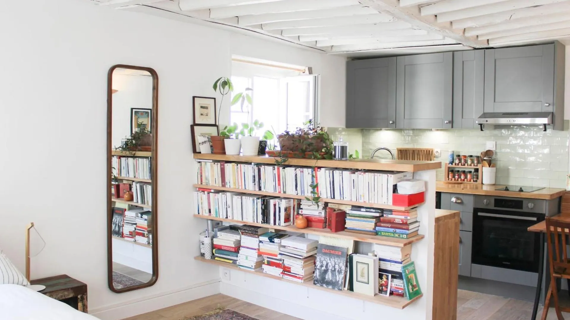 Beautiful Studio For Couple With Courtyard Parigi Francia